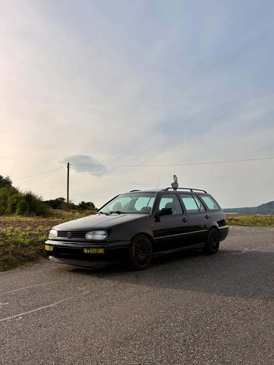 Volkswagen Golf 1996 photo 2