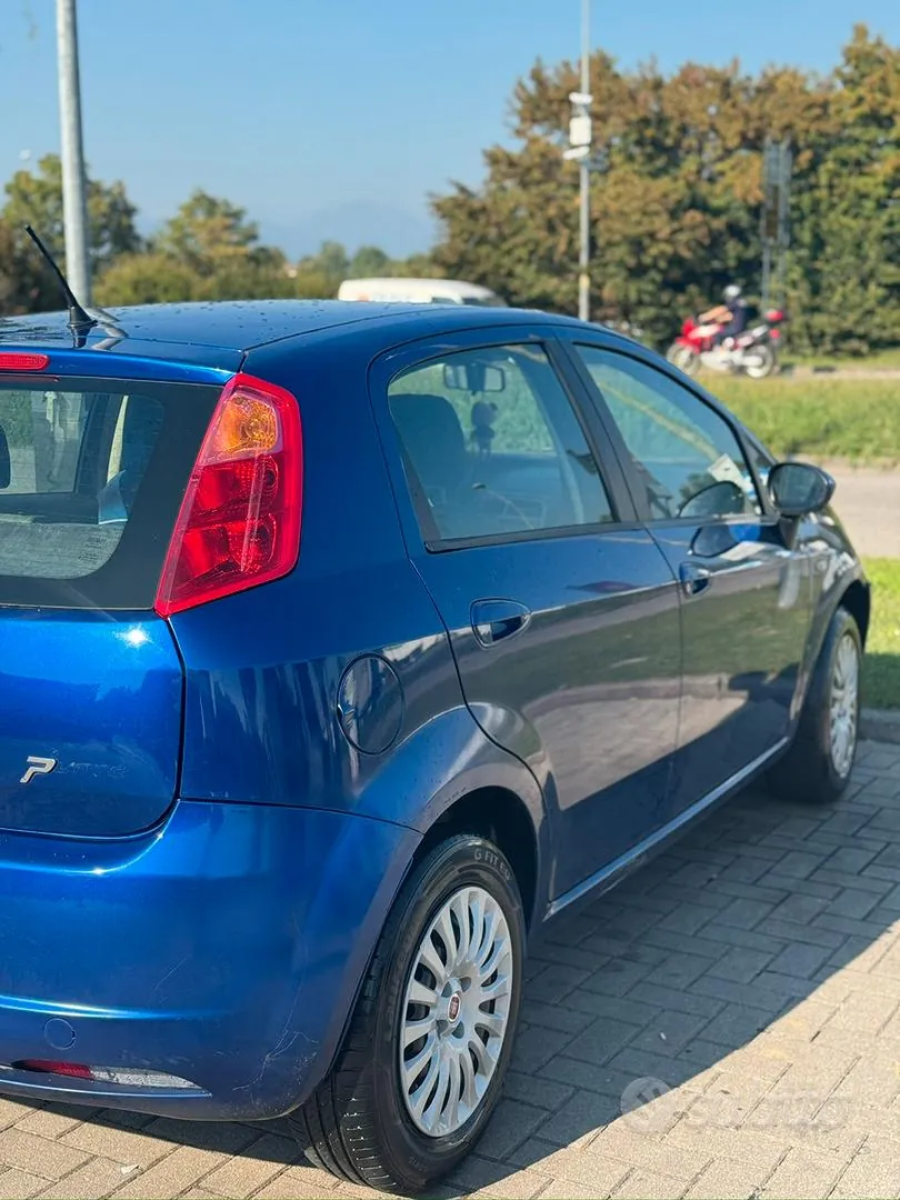 Fiat Grande Punto 2009 photo 3