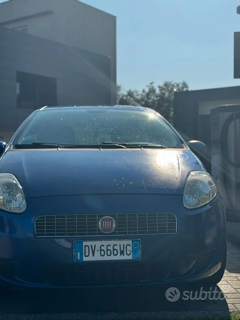 Fiat Grande Punto 2009 photo 4