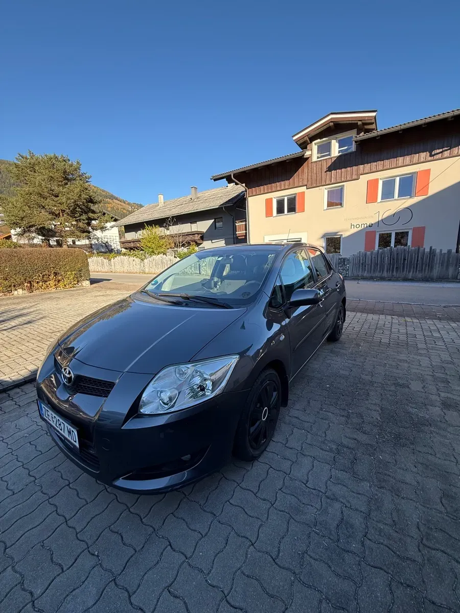 Toyota Auris 2008 photo 2