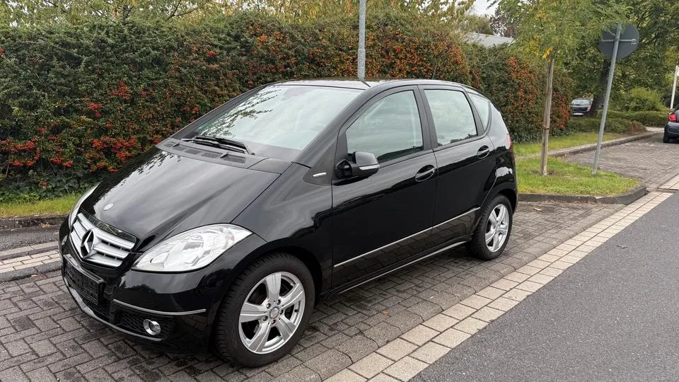 Mercedes-Benz A180