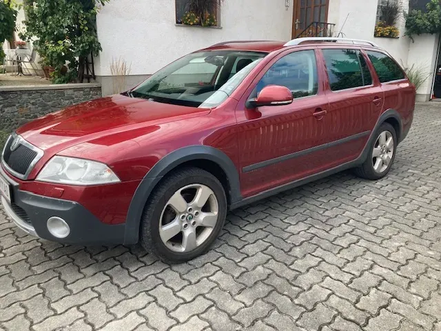 Skoda Octavia 2009 photo 2