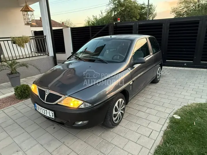 Lancia Ypsilon