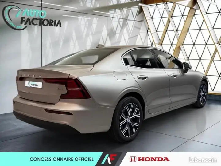 Volvo S60 2024 photo 4