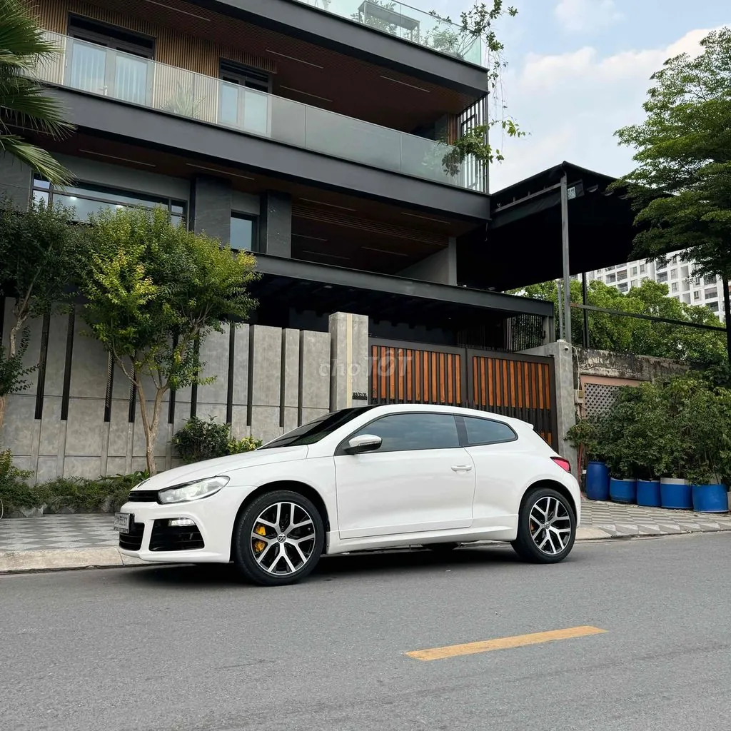 Volkswagen Scirocco 2010 photo 2