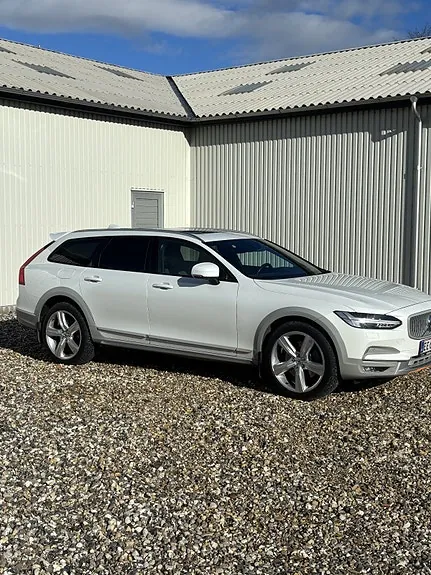 Volvo V90 Cross Country