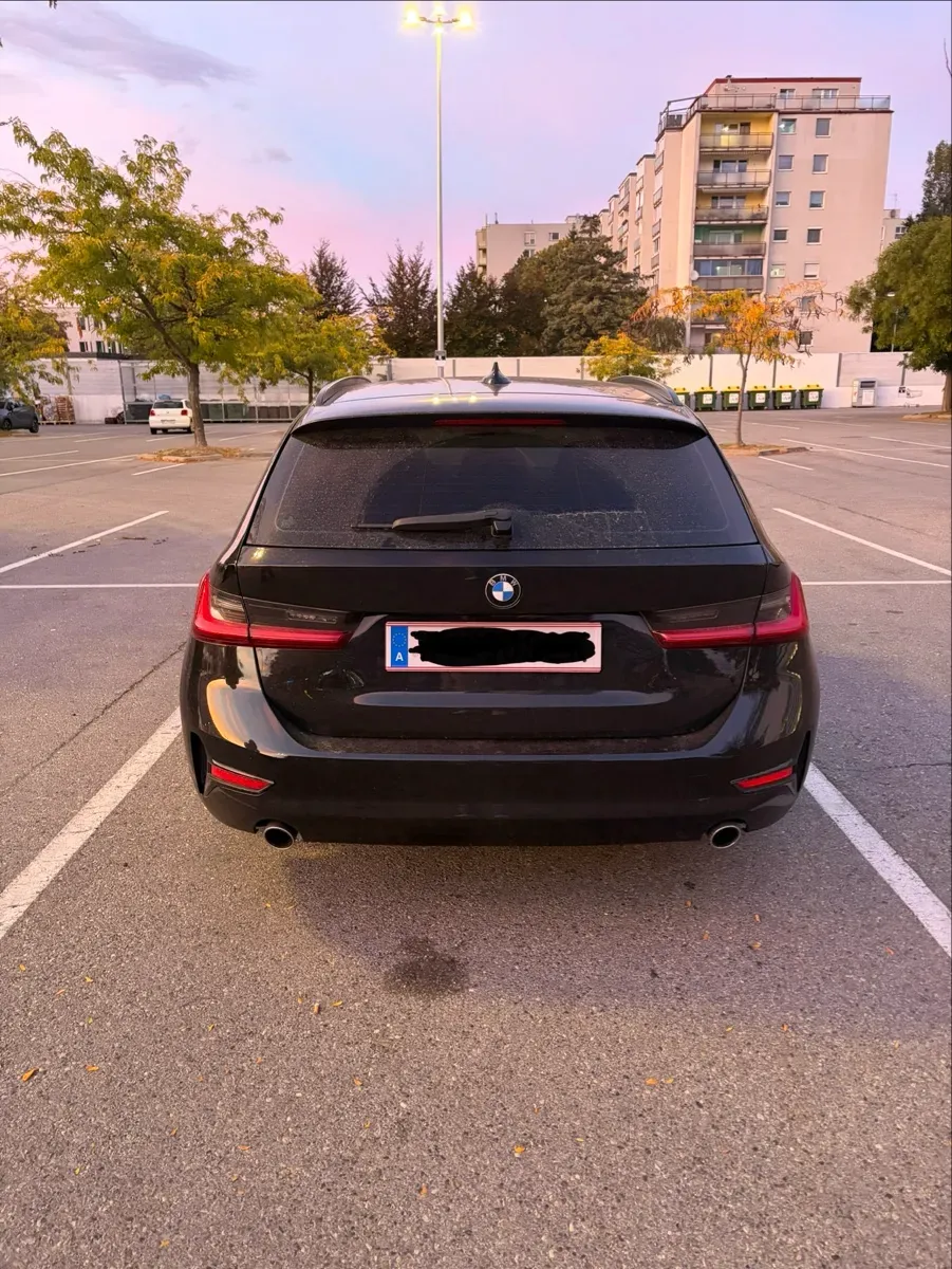 BMW 3 Series 2020 photo 3