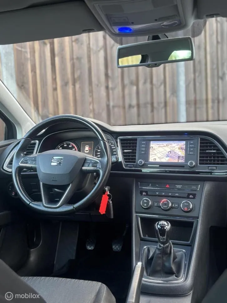 Seat Leon 2015 photo 2