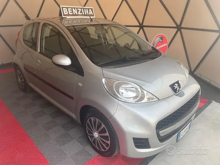 Peugeot 107 2010 photo 3