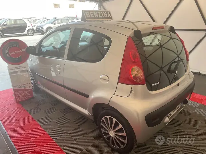 Peugeot 107 2010 photo 5