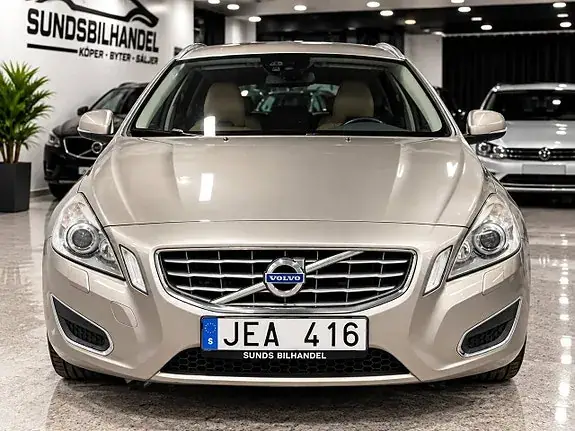 Volvo V60 2011 photo 2