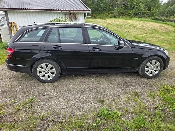 Mercedes-Benz C200 2010 photo 4