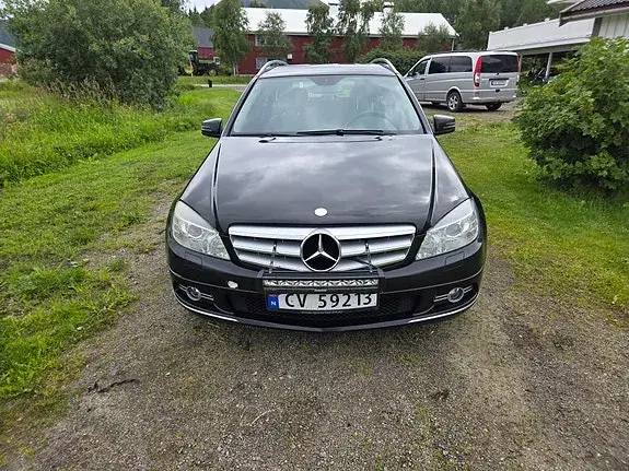 Mercedes-Benz C200 2010 photo 2