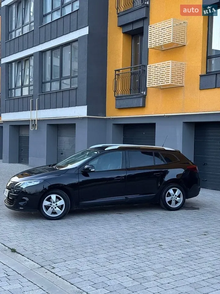 Renault Megane 2011 photo 3