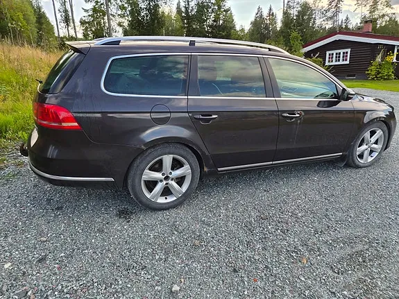 Volkswagen Passat 2012 photo 4