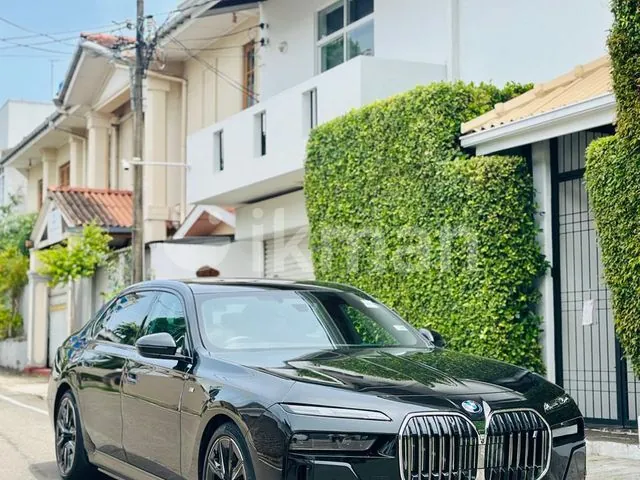 BMW I7 2024 photo 2