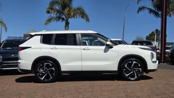 Mitsubishi Outlander 2024 photo 4