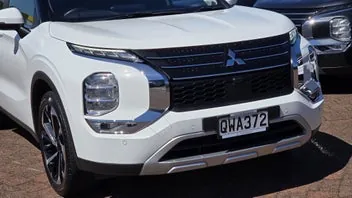 Mitsubishi Outlander 2024 photo 3