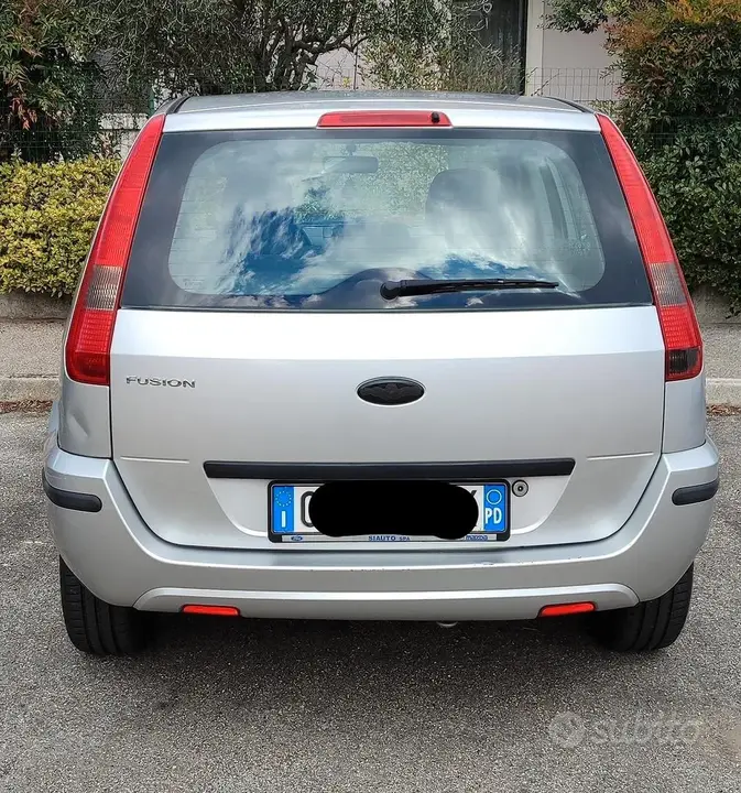 Ford Fusion 2003 photo 4