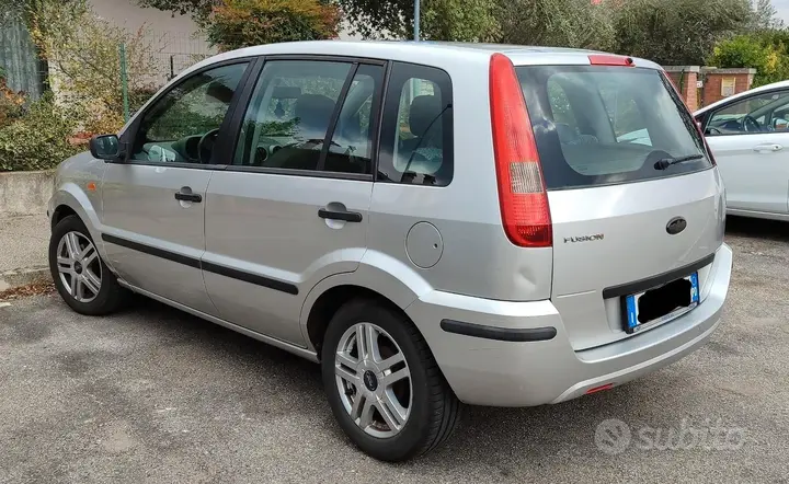 Ford Fusion 2003 photo 3