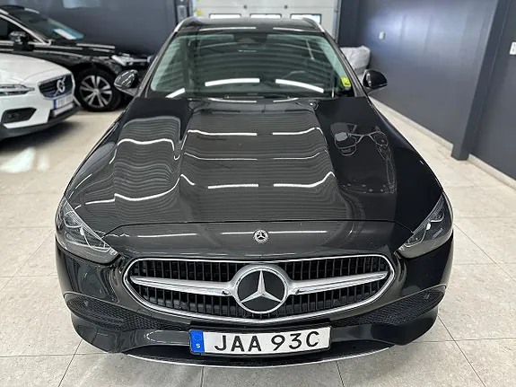 Mercedes-Benz C200 2023 photo 3