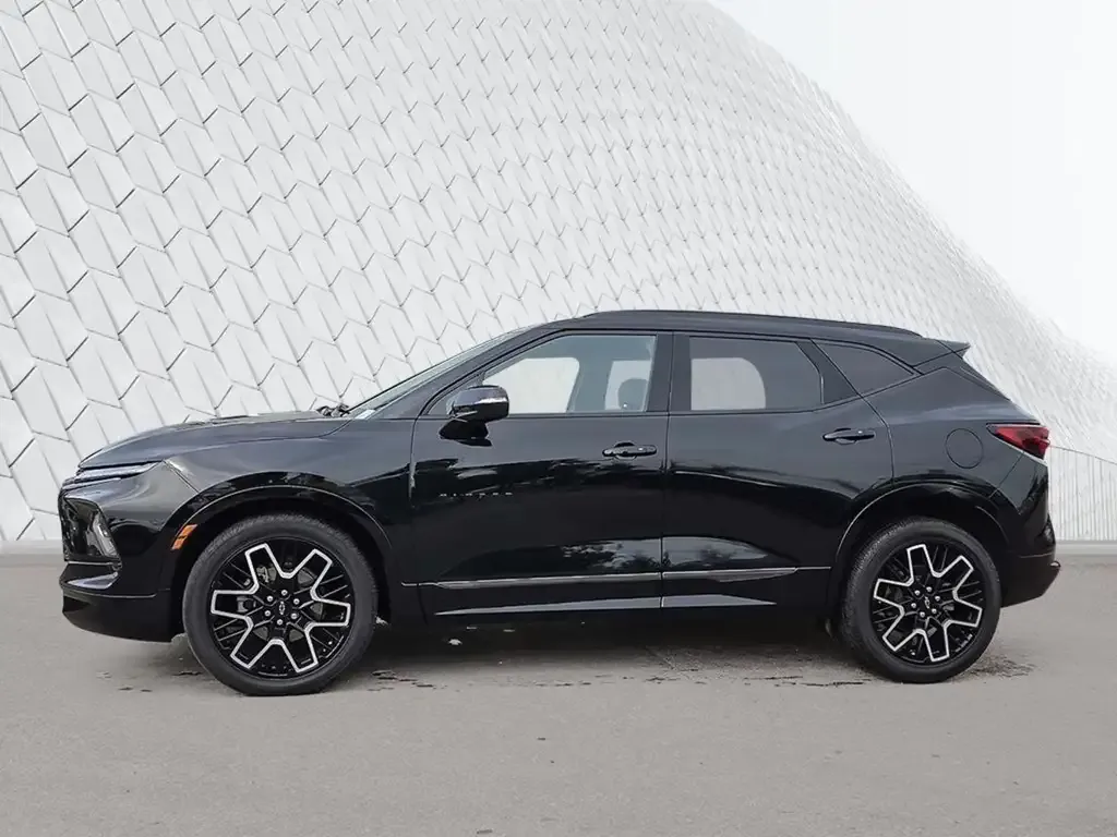 Chevrolet Blazer 2023 photo 3