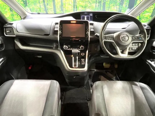 Nissan Serena 2018 photo 2