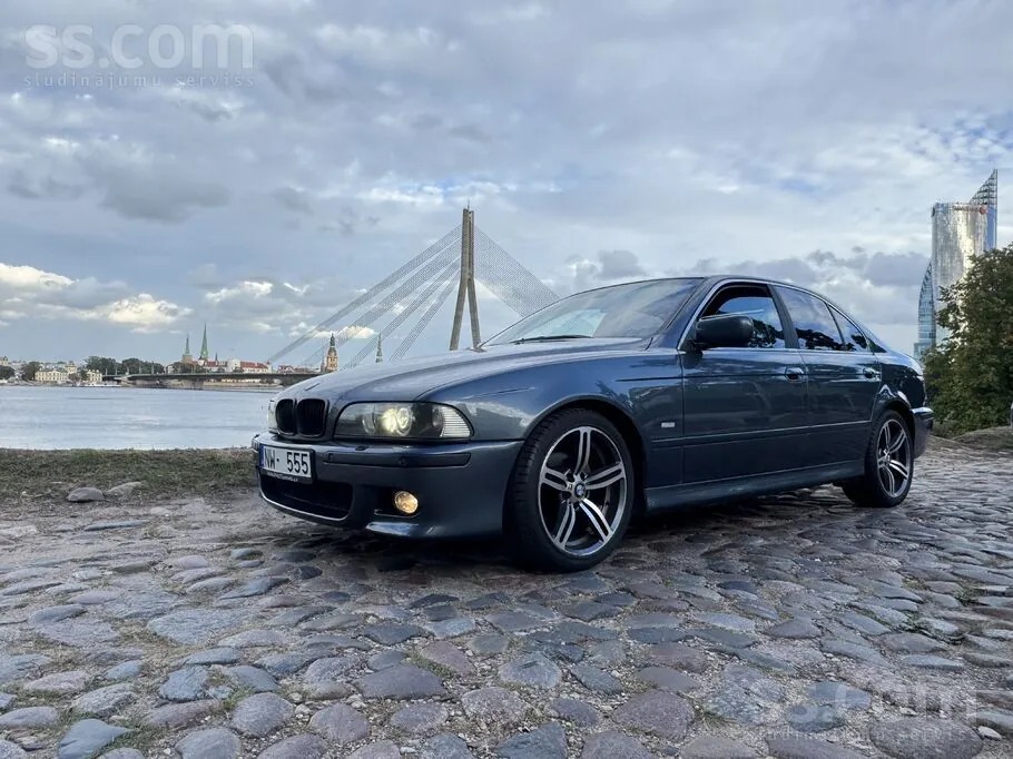 BMW 520I