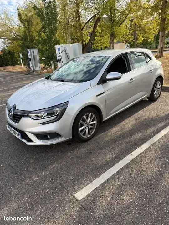 Renault Scenic 2016 photo 2