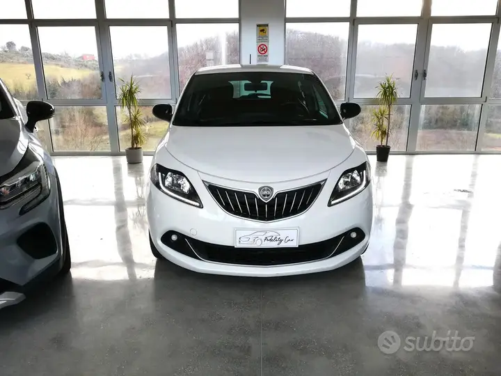 Lancia Ypsilon 2022 photo 2