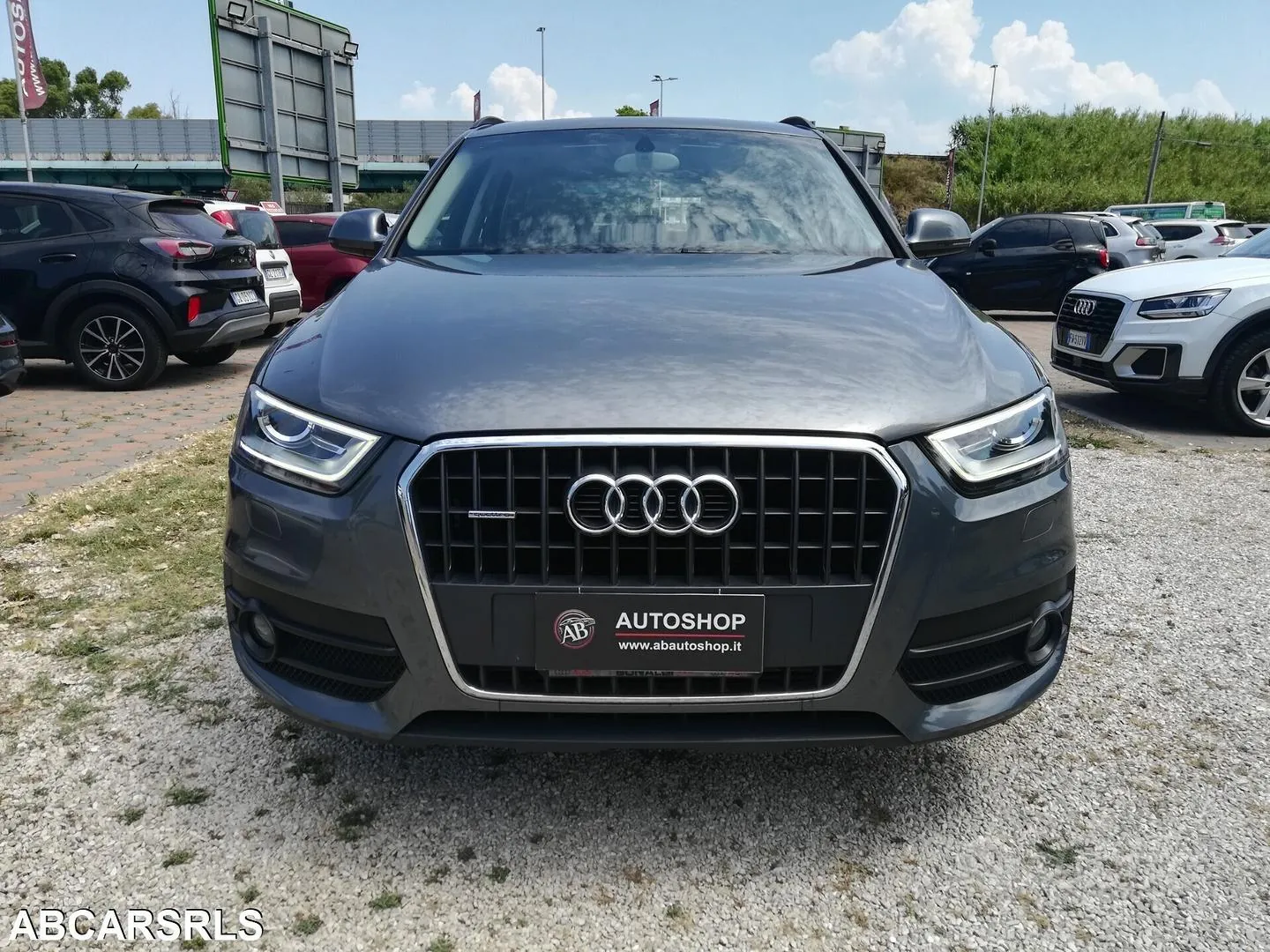 Audi Q3 2012 photo 3