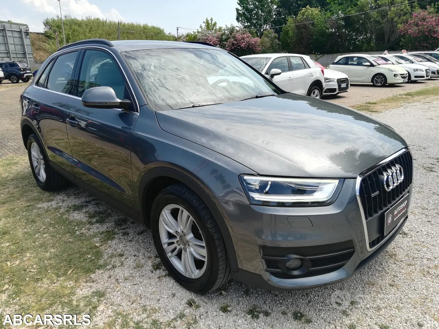 Audi Q3 2012 photo 4