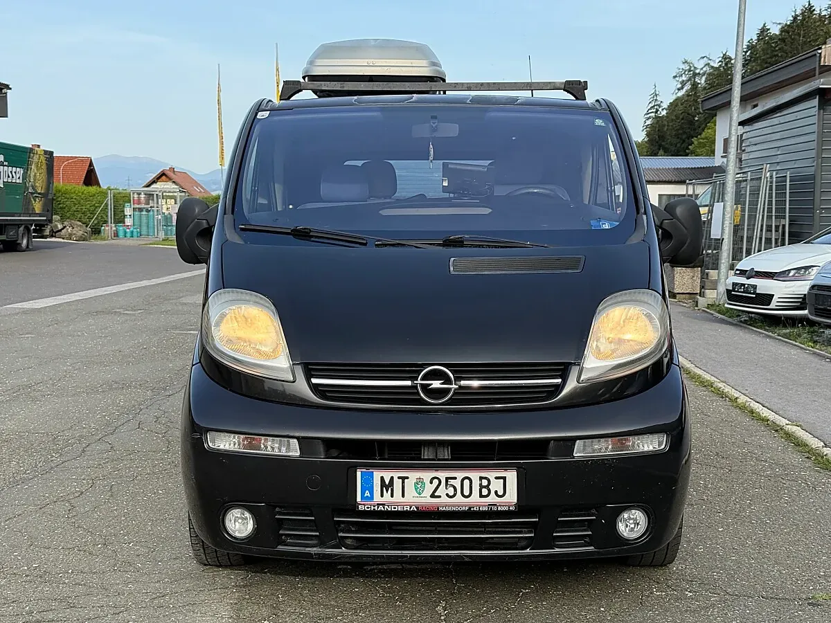 Opel Vivaro 2003 photo 2