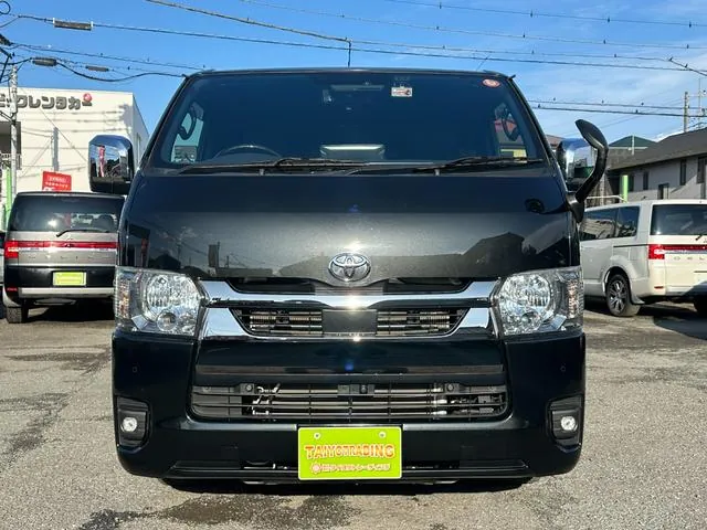 Toyota Hiace Van 2023 photo 2