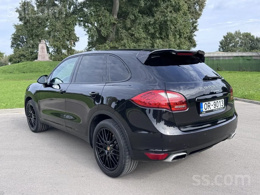 Porsche Cayenne 2012 photo 4