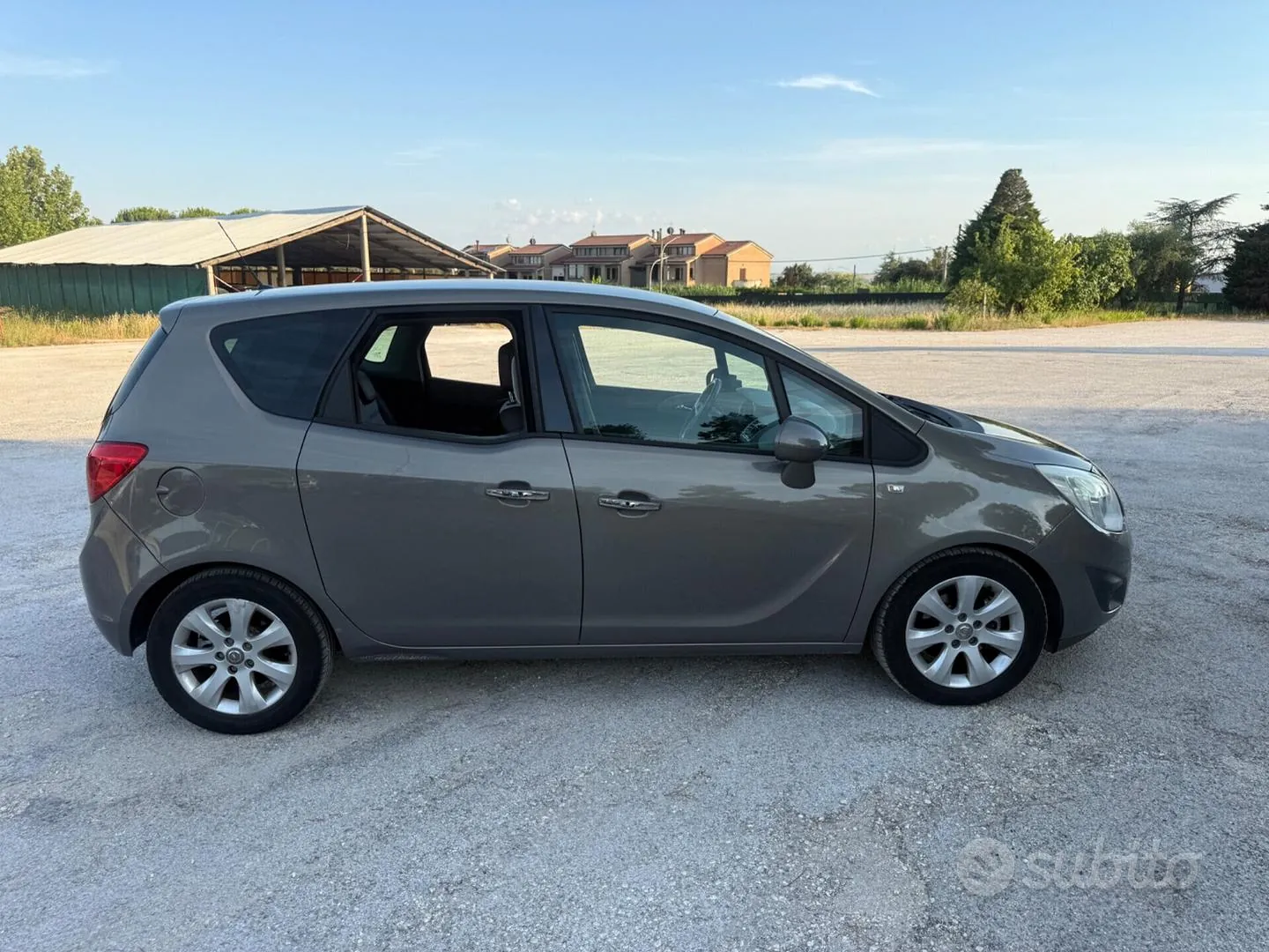 Opel Meriva 2011 photo 2
