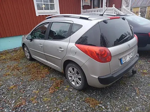 Peugeot 207 Sw 2008 photo 2