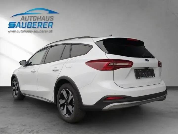Ford Focus 2023 photo 3