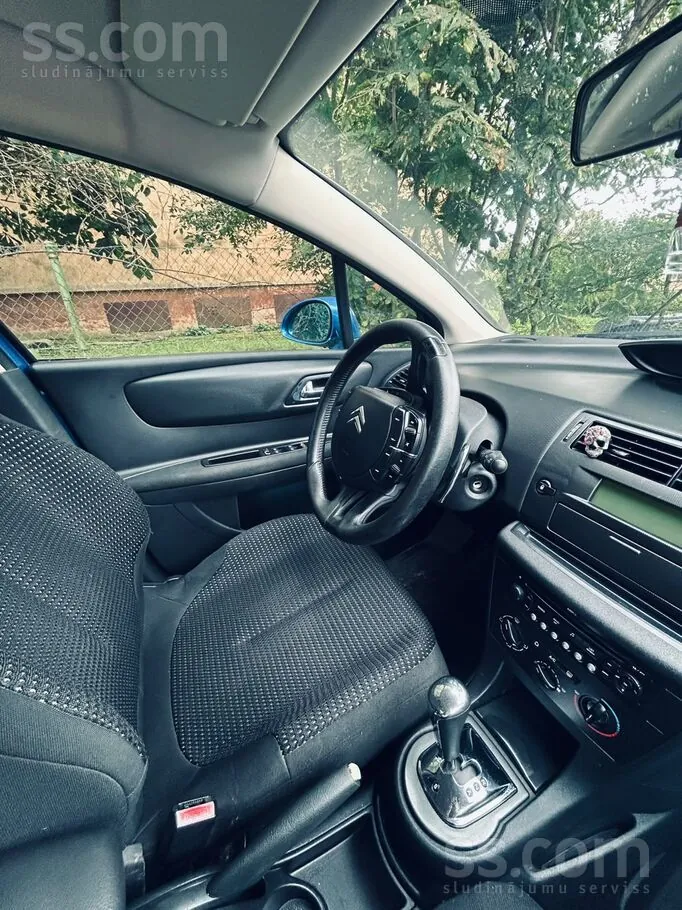 Citroen C4 2009 photo 4