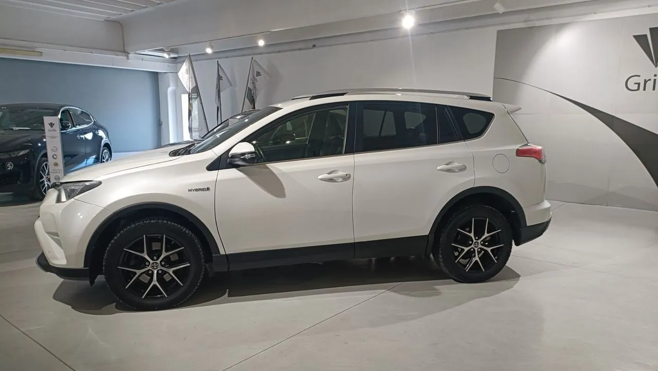 Toyota Rav4 2017 photo 2