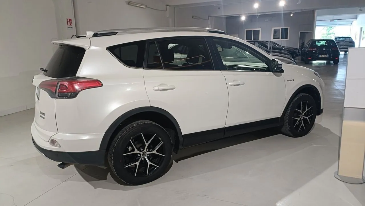 Toyota Rav4 2017 photo 4