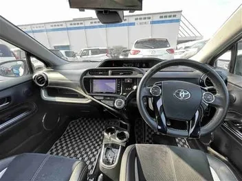 Toyota Aqua 2016 photo 5