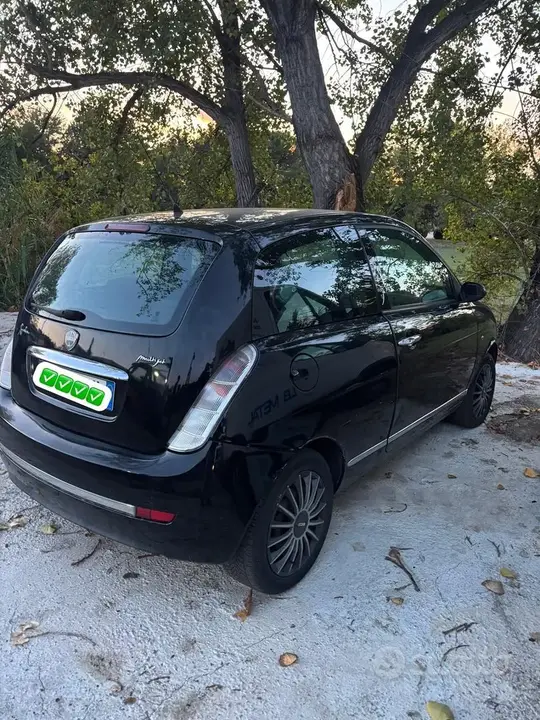 Lancia Ypsilon