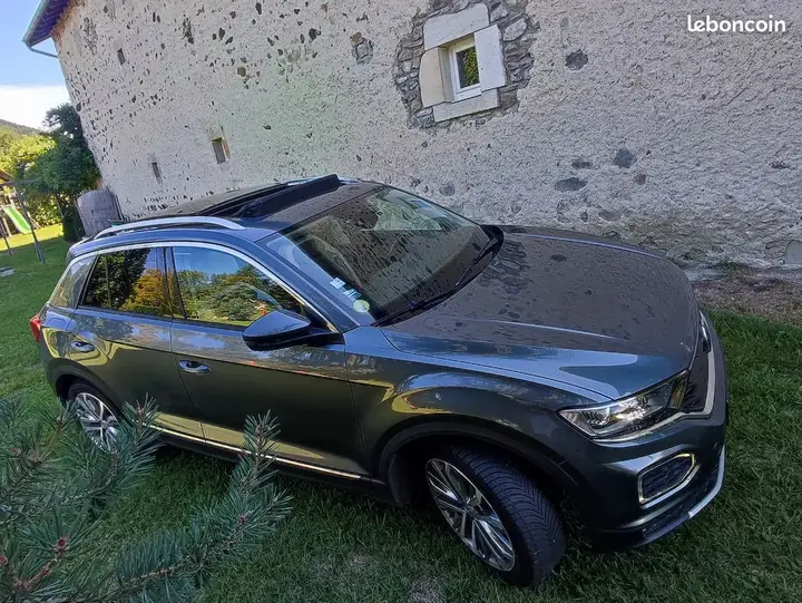 Volkswagen T-Roc 2018 photo 2