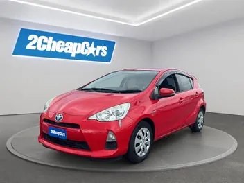 Toyota Aqua 2014 photo 2