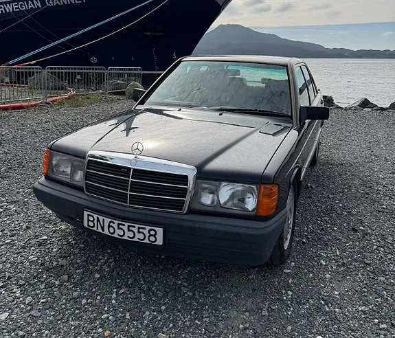 Mercedes-Benz 190 E 1990 photo 3