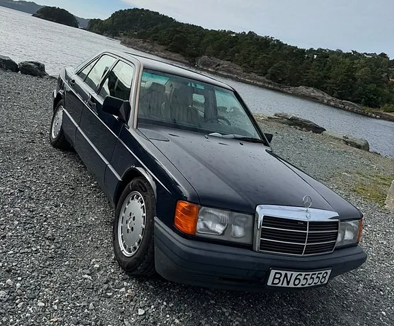 Mercedes-Benz 190 E 1990 photo 2