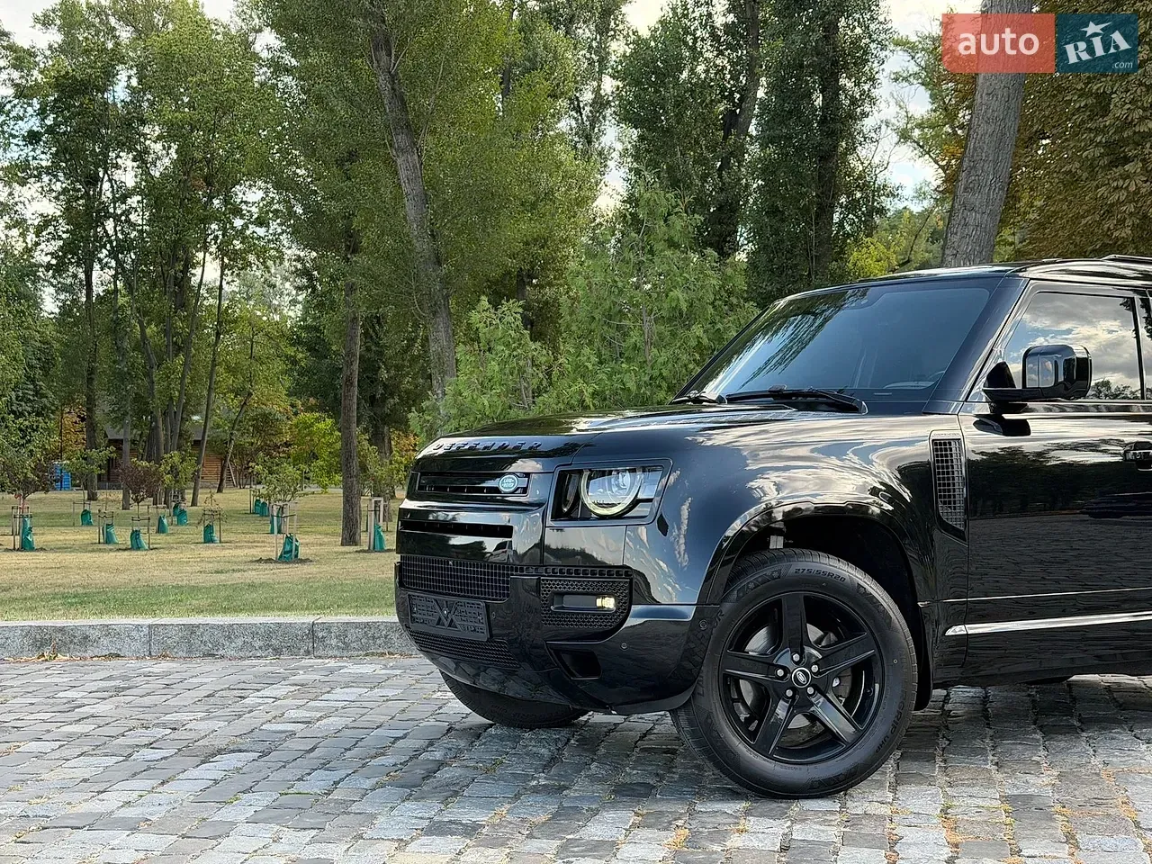 Land Rover Defender 2022 photo 2