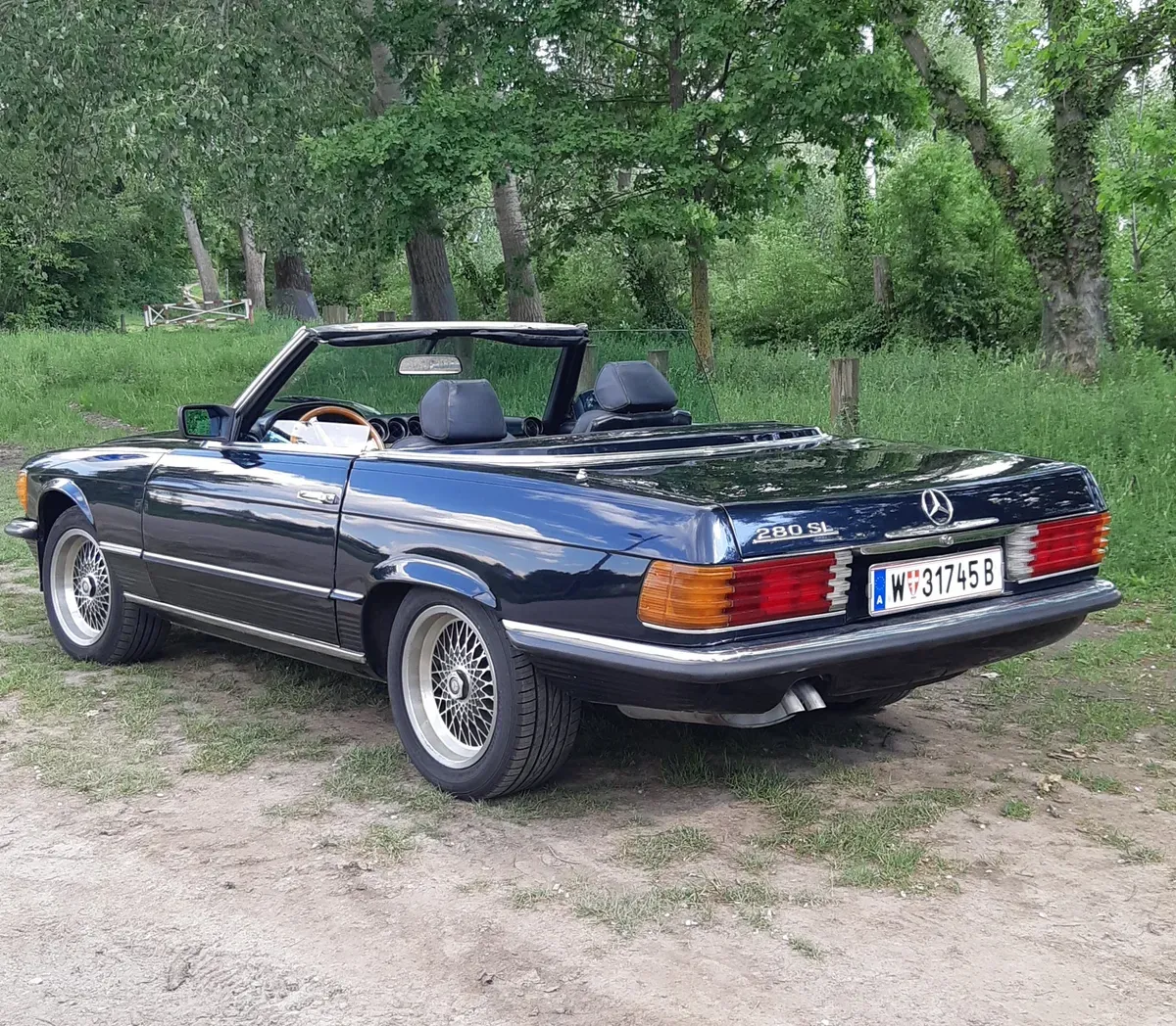 Mercedes-Benz Sl-Class 1977 photo 2