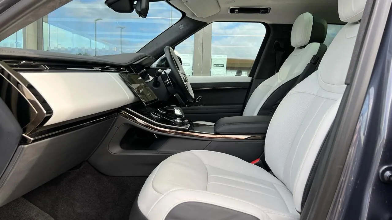 Land Rover Range Rover Sport 2023 photo 3